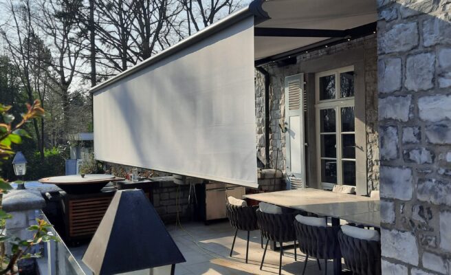 08-01-vertikal-terassenmarkise-led